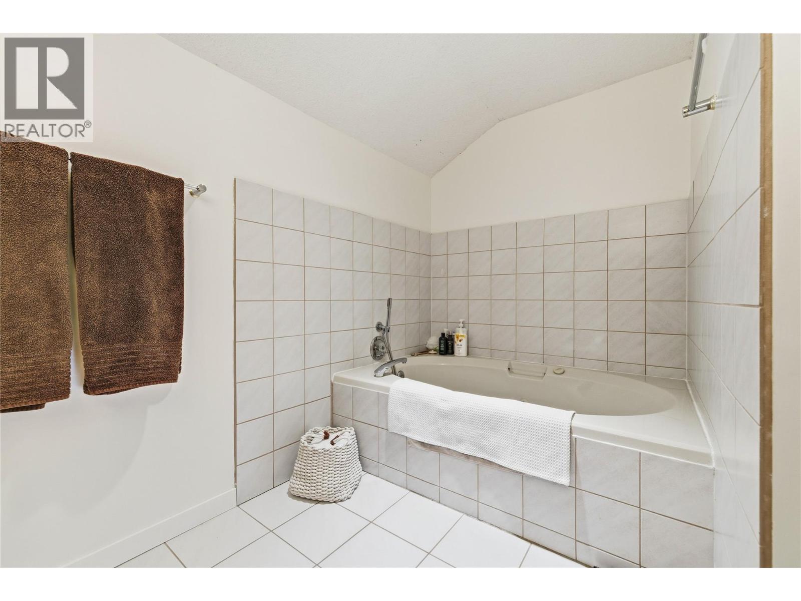 324 Clifton Road N. Kelowna, British Columbia