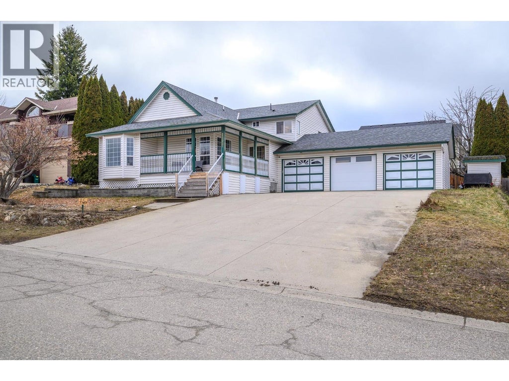 2320 4a Avenue Se, Salmon Arm