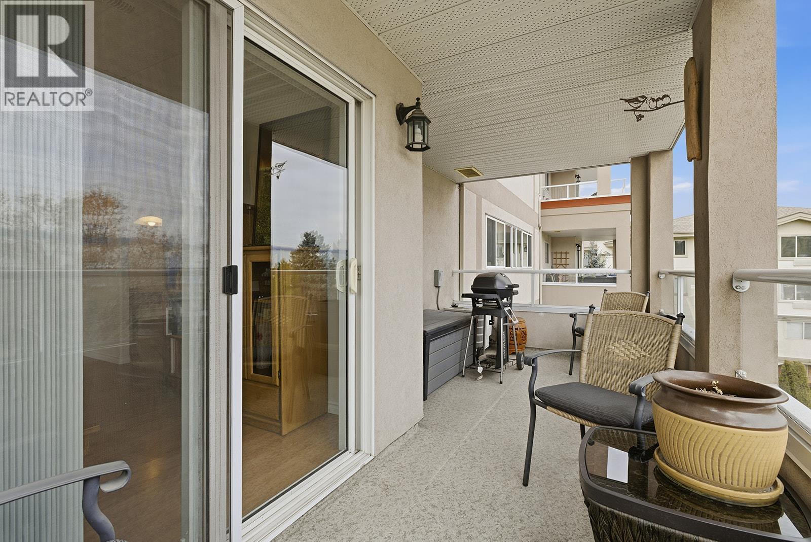 1966 Durnin Road Unit# 406. Kelowna, British Columbia