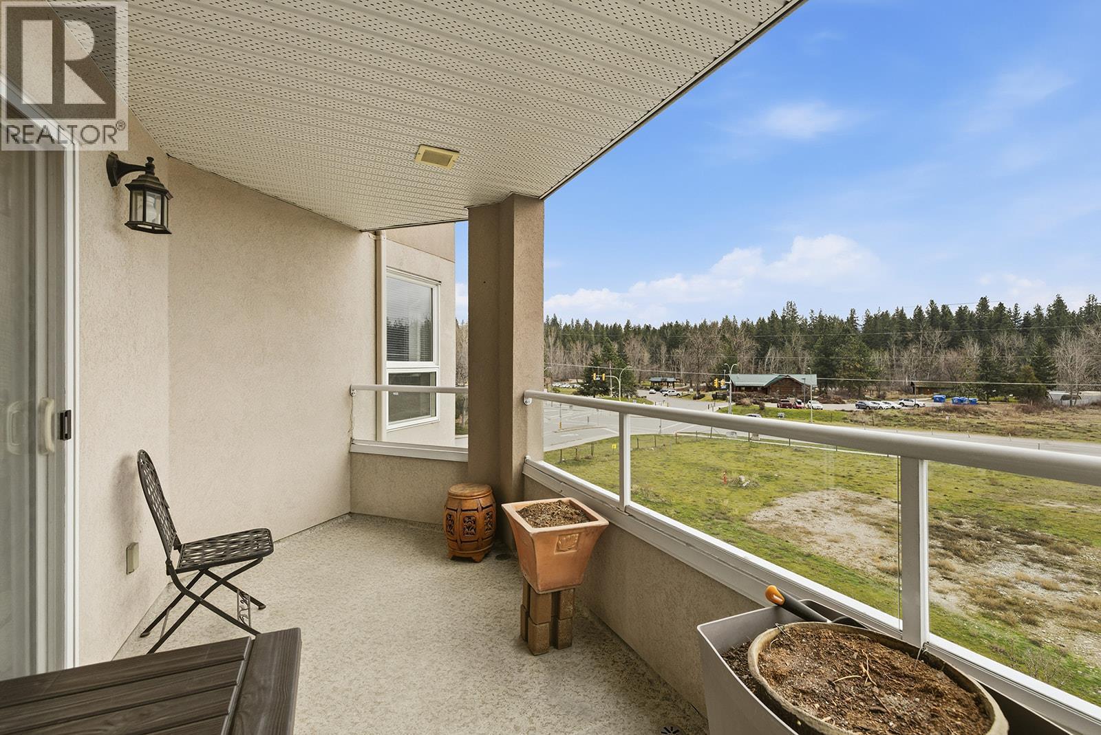 1966 Durnin Road Unit# 406. Kelowna, British Columbia