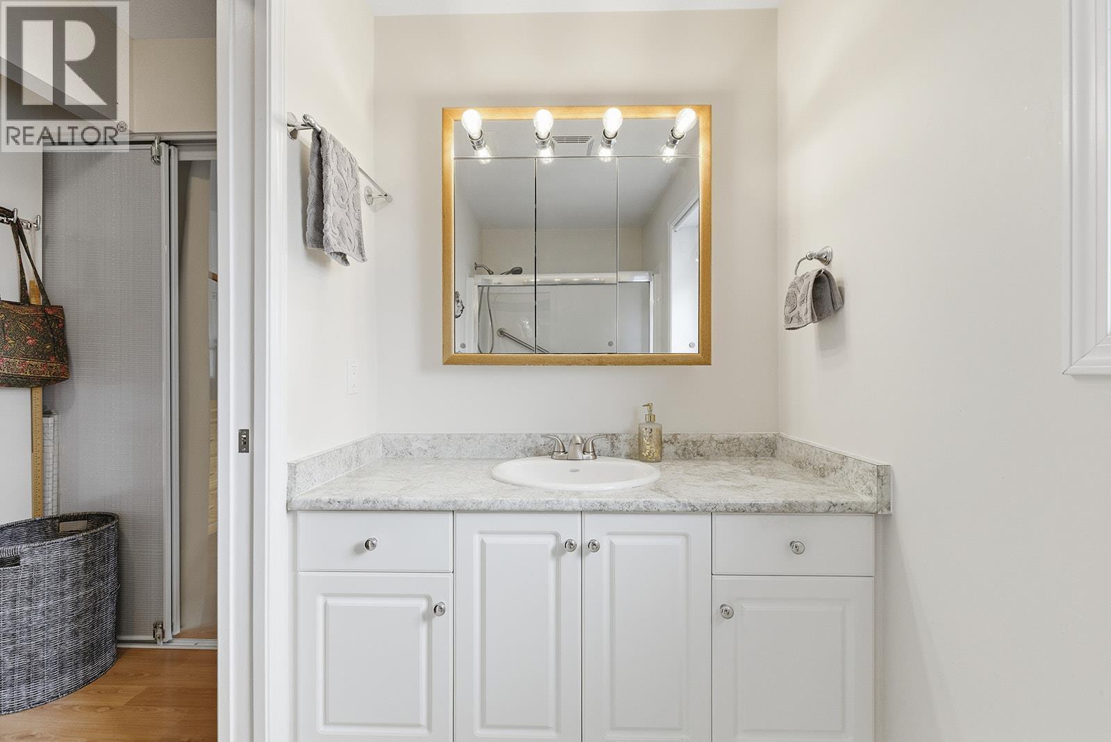 1966 Durnin Road Unit# 406. Kelowna, British Columbia