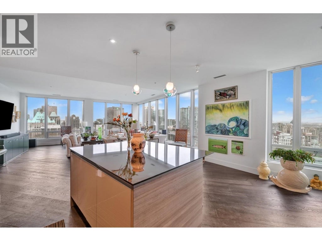 2106 989 Nelson Street, Vancouver