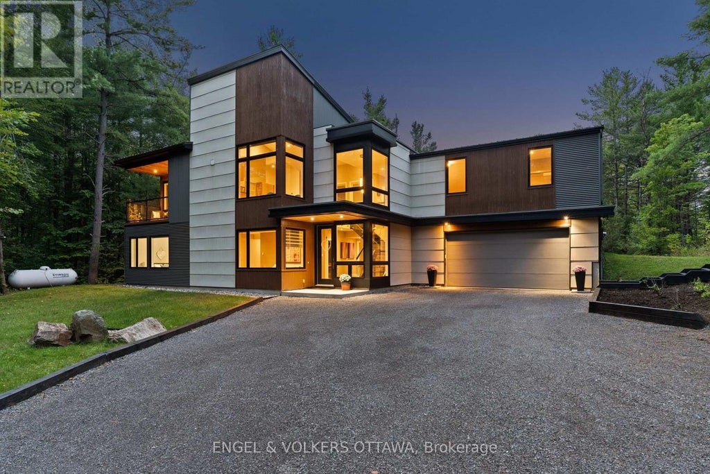108 Edith Margaret Place, Ottawa