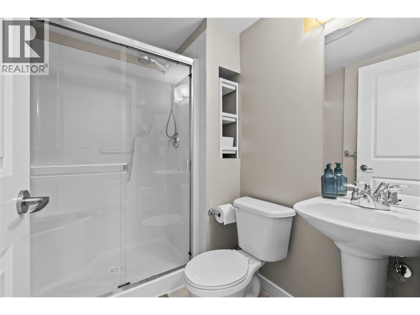 567 Yates Road Unit# 305. Kelowna, British Columbia