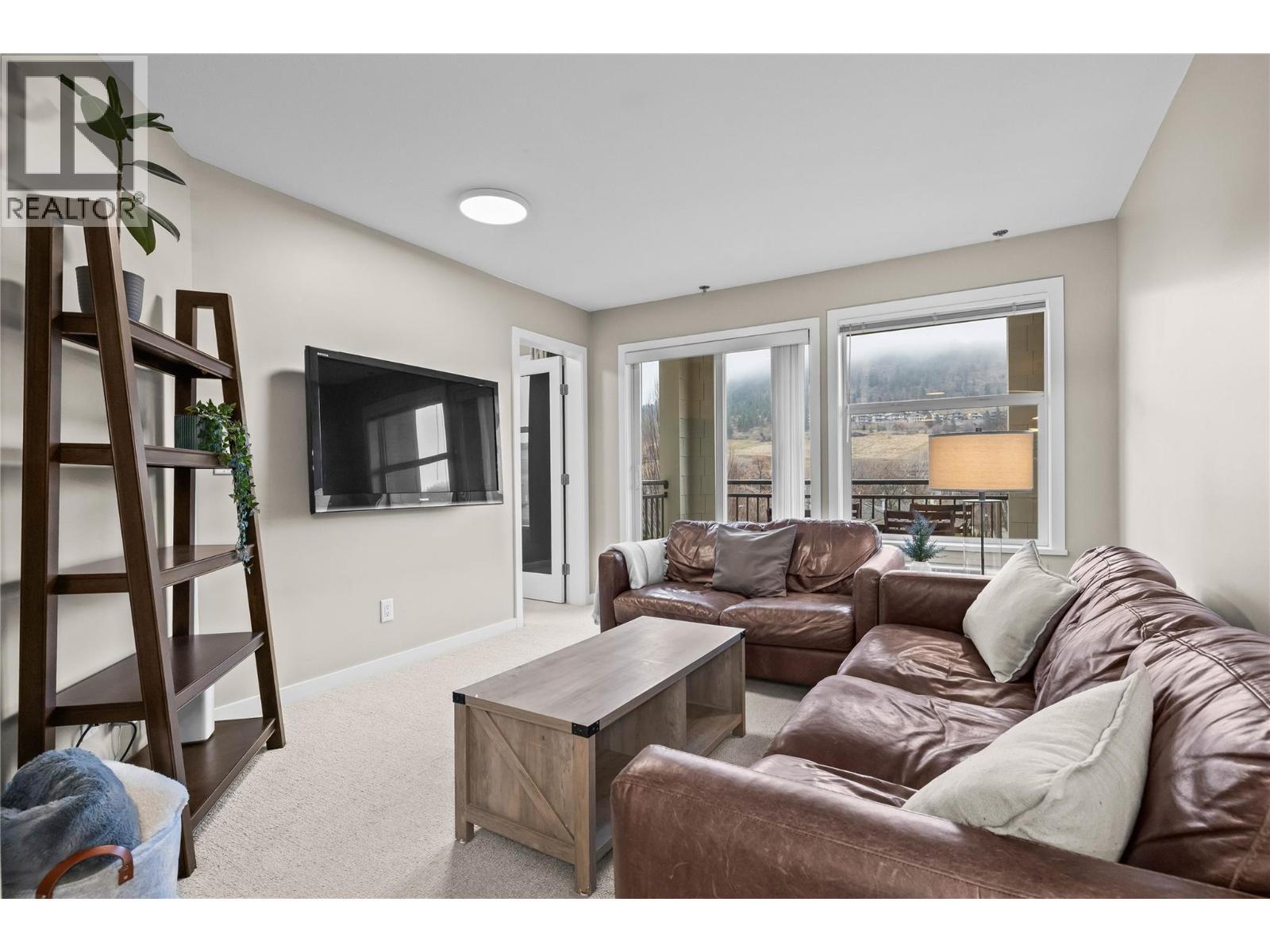 567 Yates Road Unit# 305. Kelowna, British Columbia