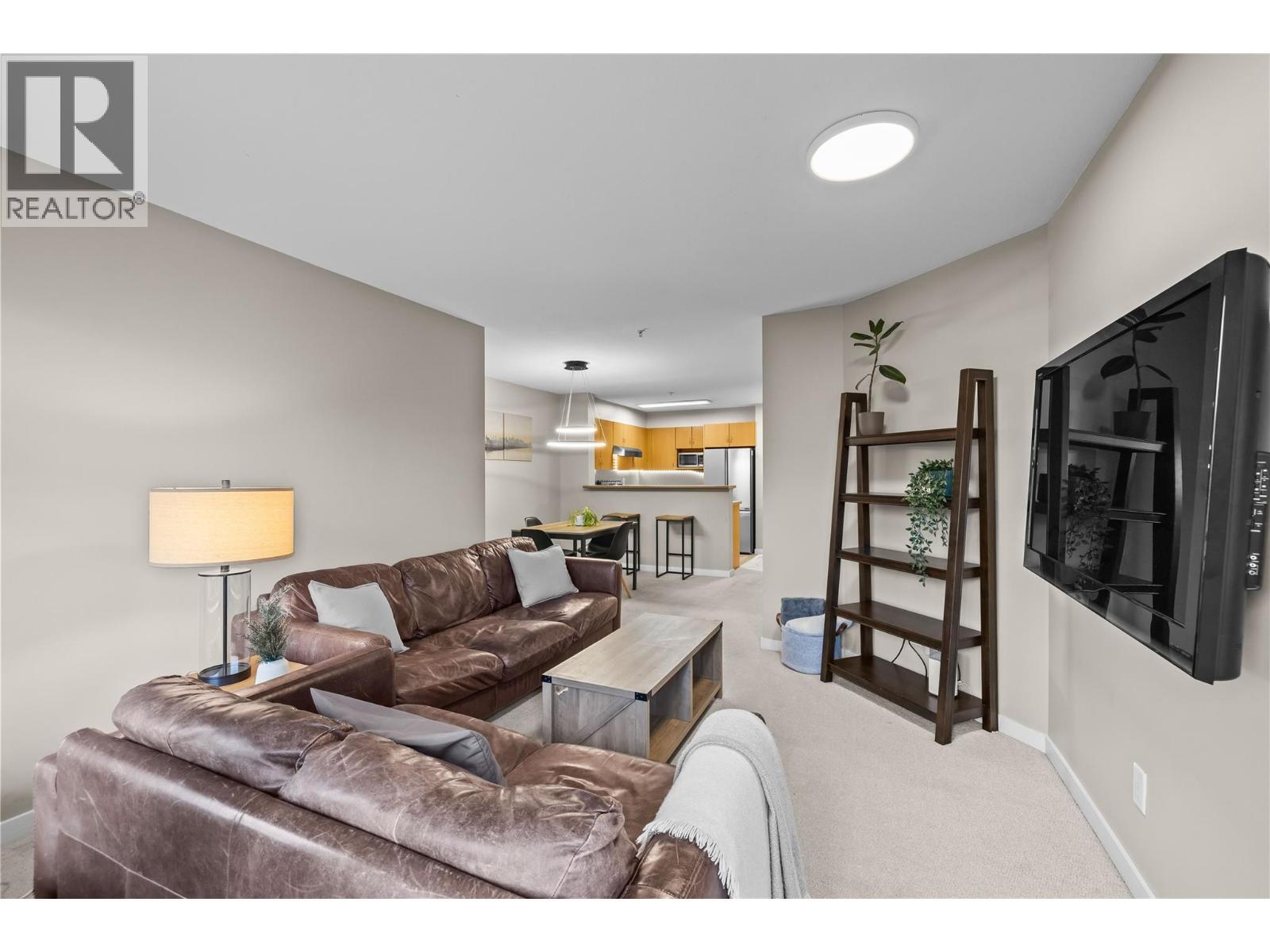 567 Yates Road Unit# 305. Kelowna, British Columbia