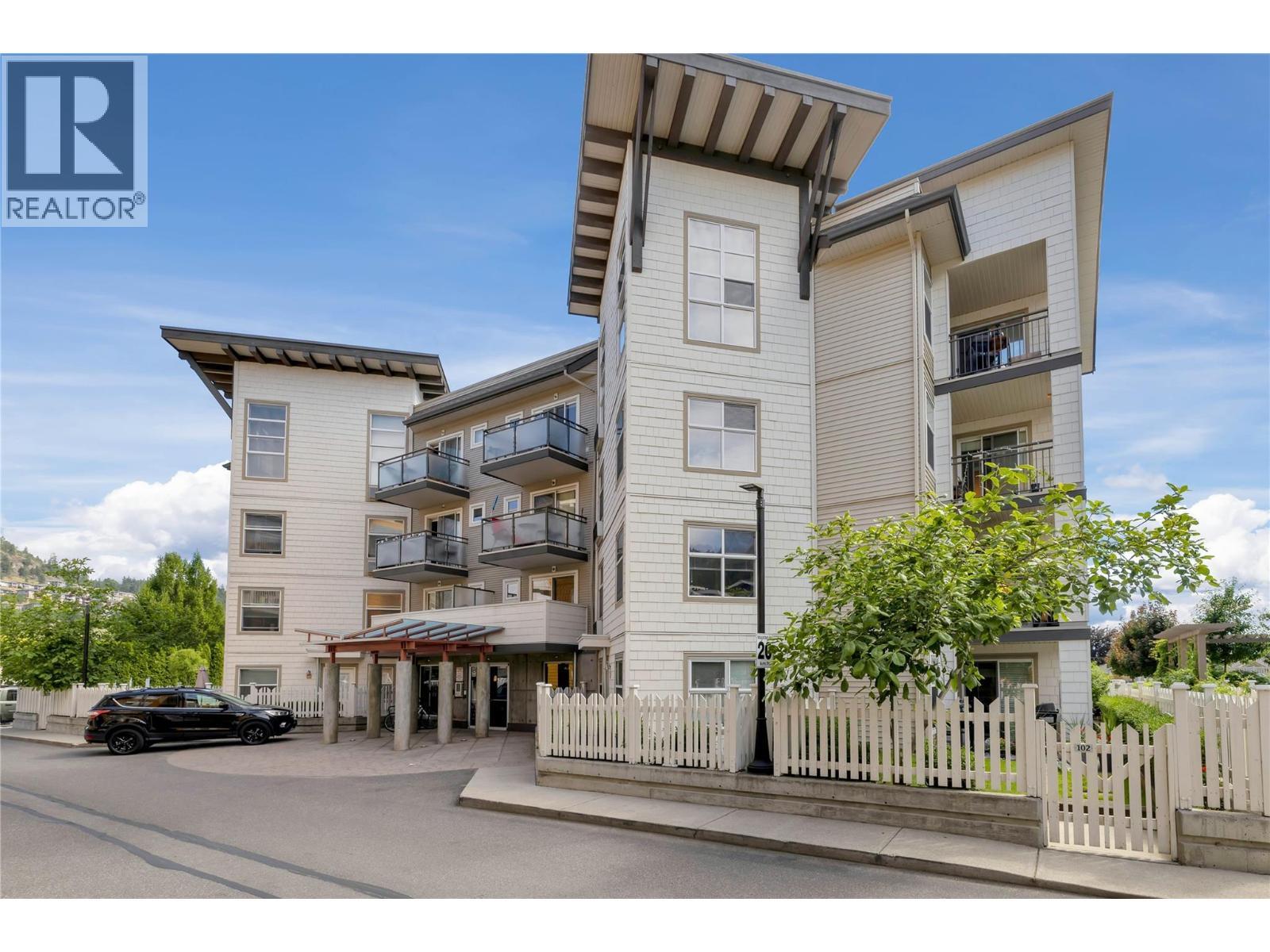 567 Yates Road Unit# 305. Kelowna, British Columbia