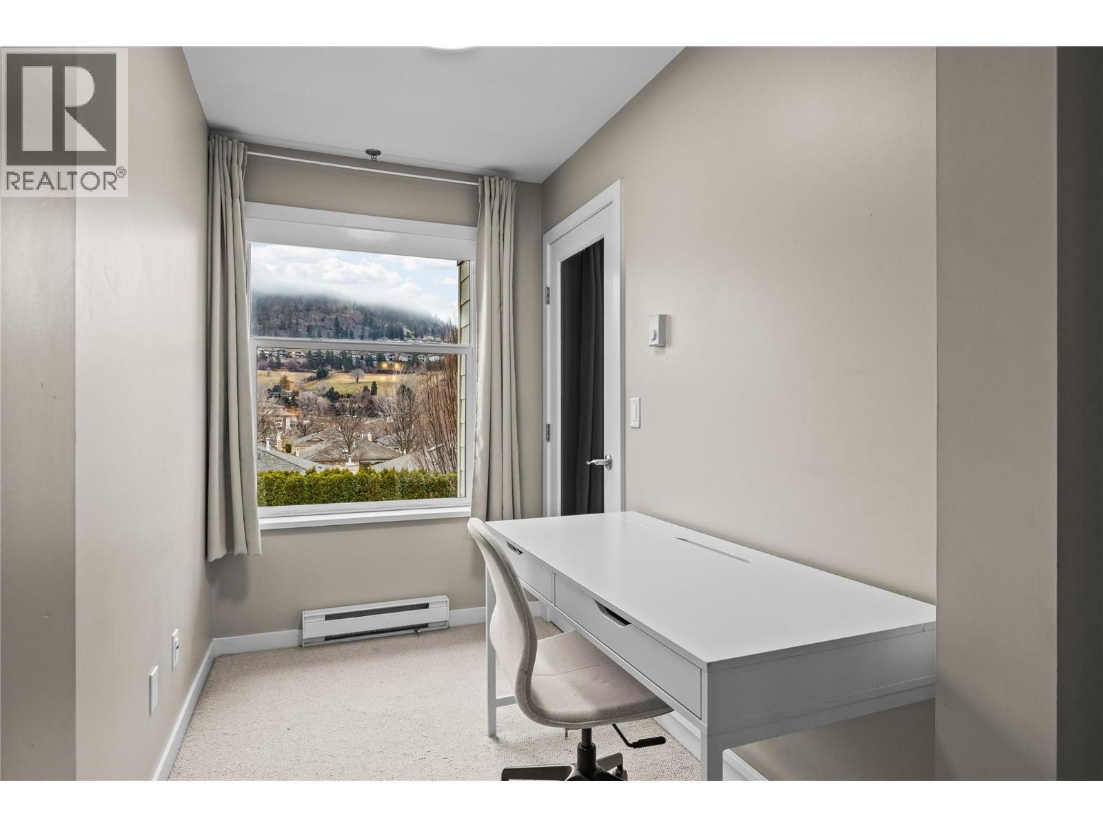 567 Yates Road Unit# 305. Kelowna, British Columbia