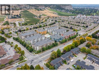 567 Yates Road Unit# 305. Kelowna, British Columbia