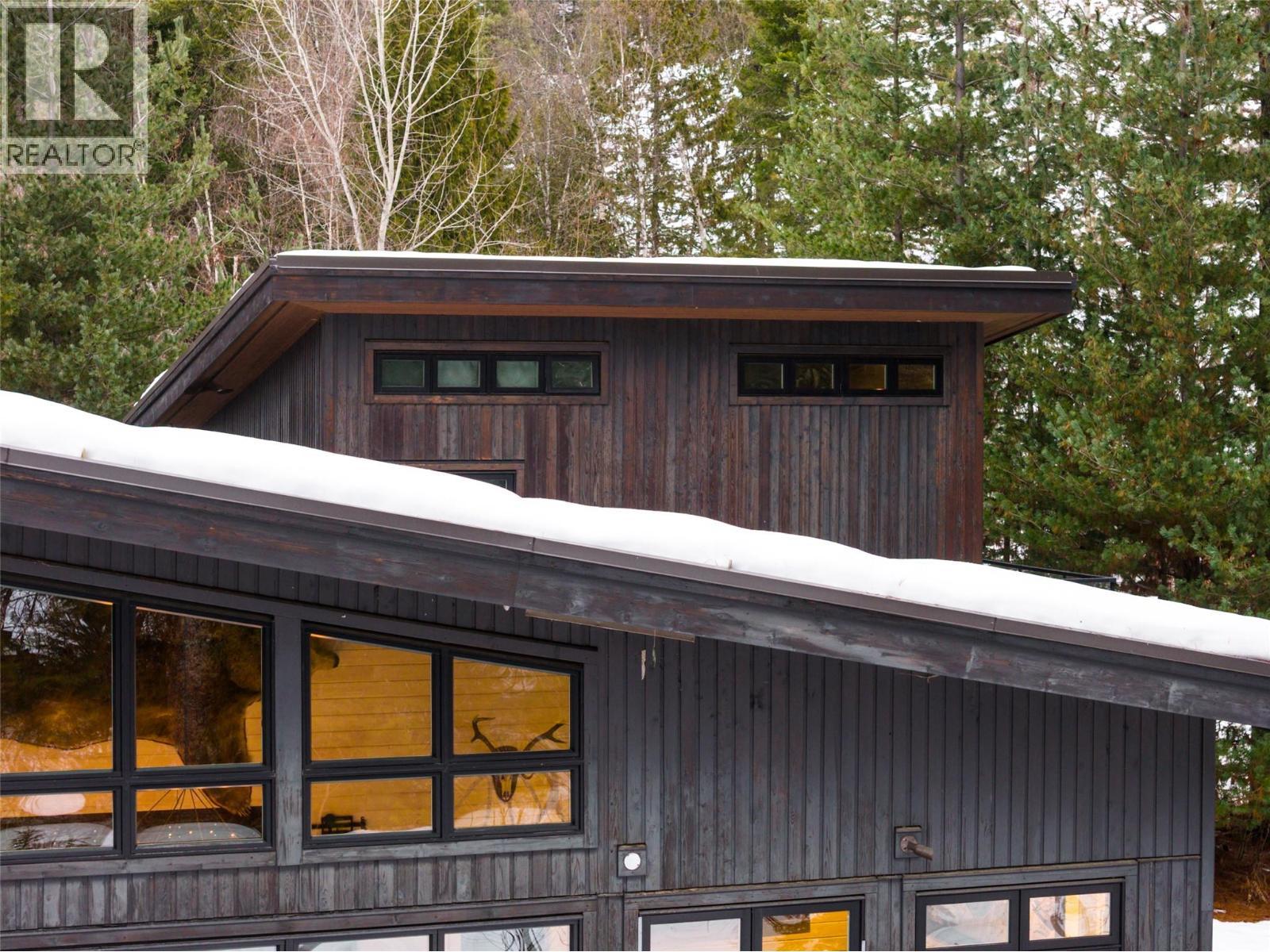 2083 Mountain Gate Road. Revelstoke, British Columbia