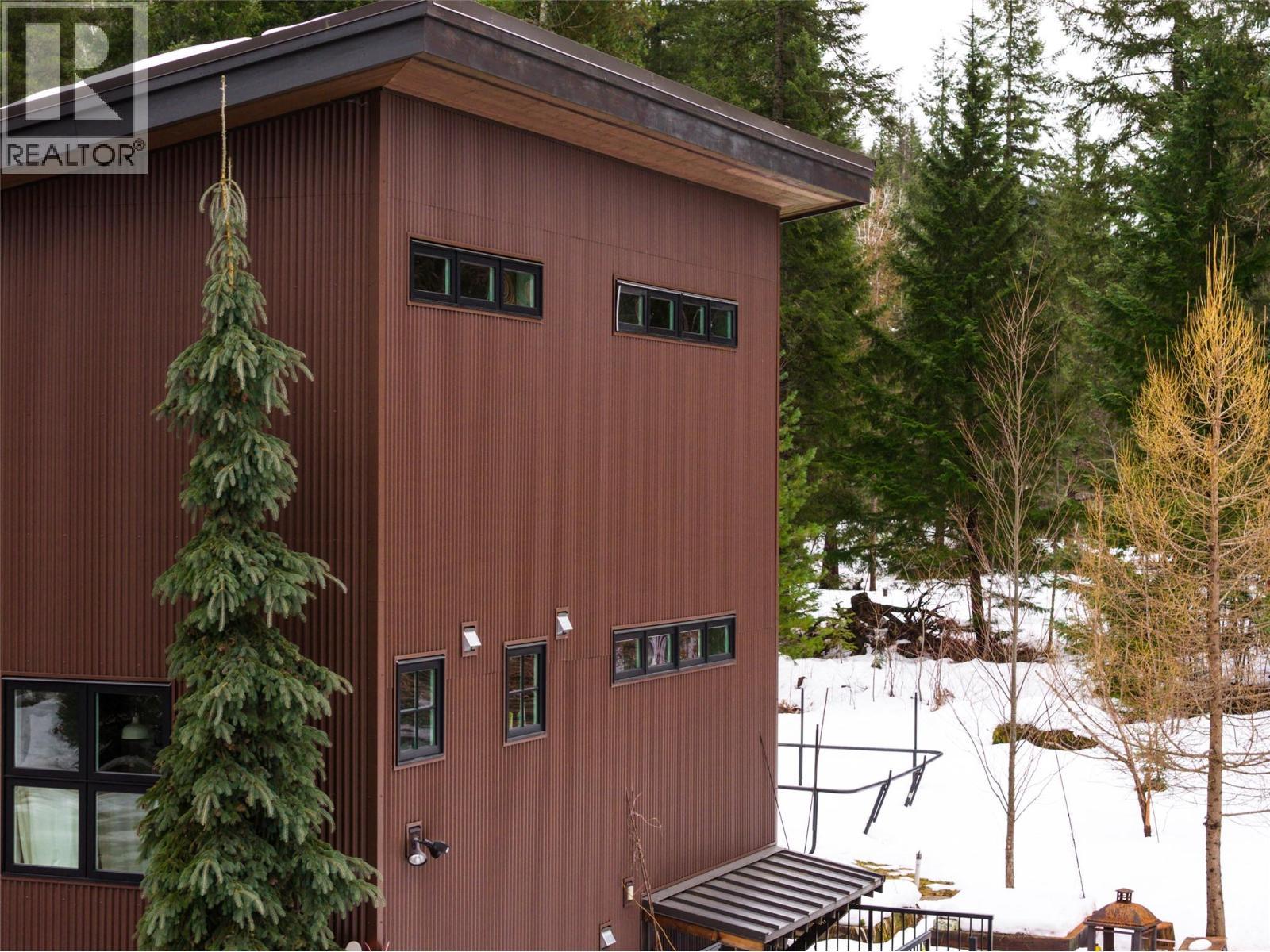 2083 Mountain Gate Road. Revelstoke, British Columbia