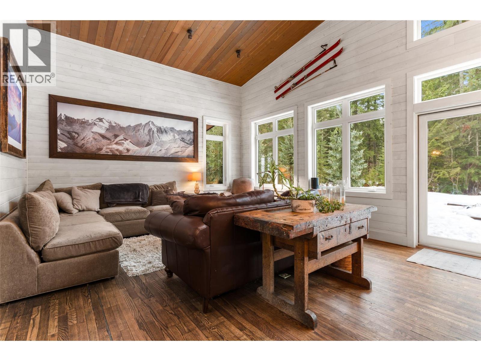 2083 Mountain Gate Road. Revelstoke, British Columbia