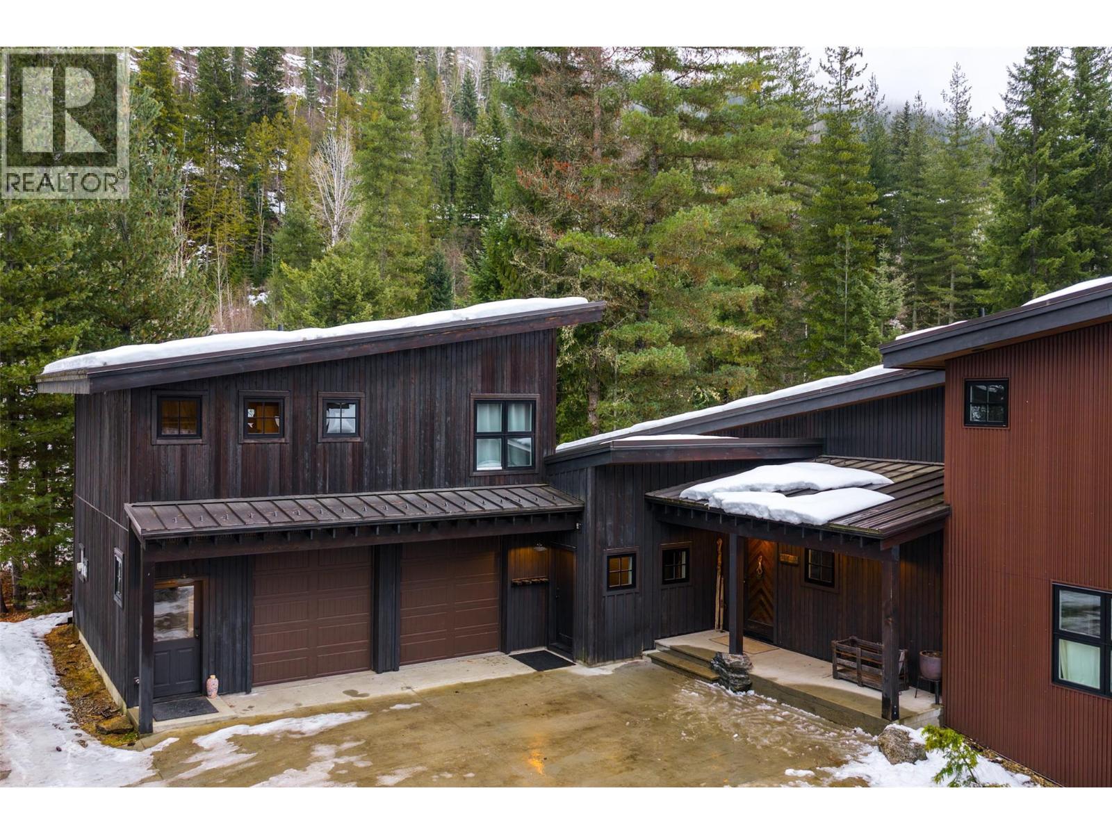 2083 Mountain Gate Road. Revelstoke, British Columbia