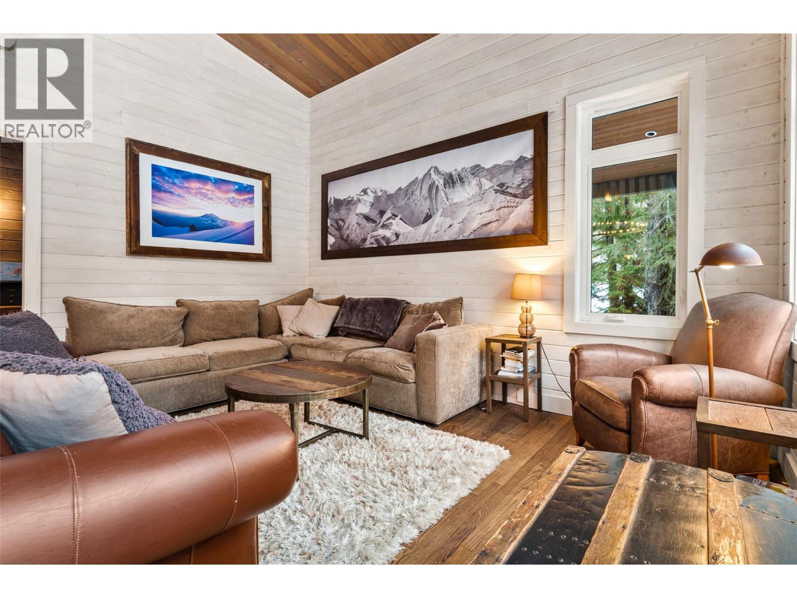 2083 Mountain Gate Road. Revelstoke, British Columbia