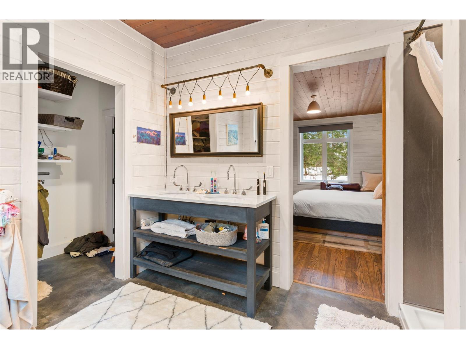 2083 Mountain Gate Road. Revelstoke, British Columbia