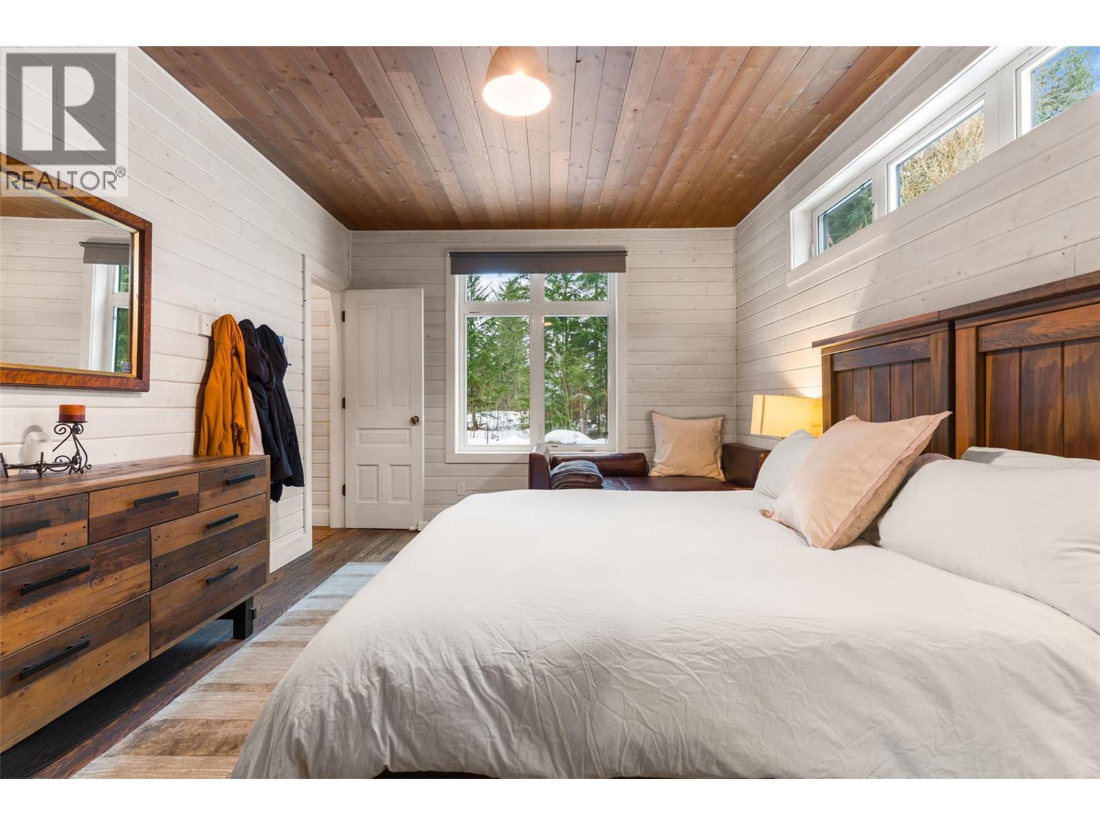 2083 Mountain Gate Road. Revelstoke, British Columbia