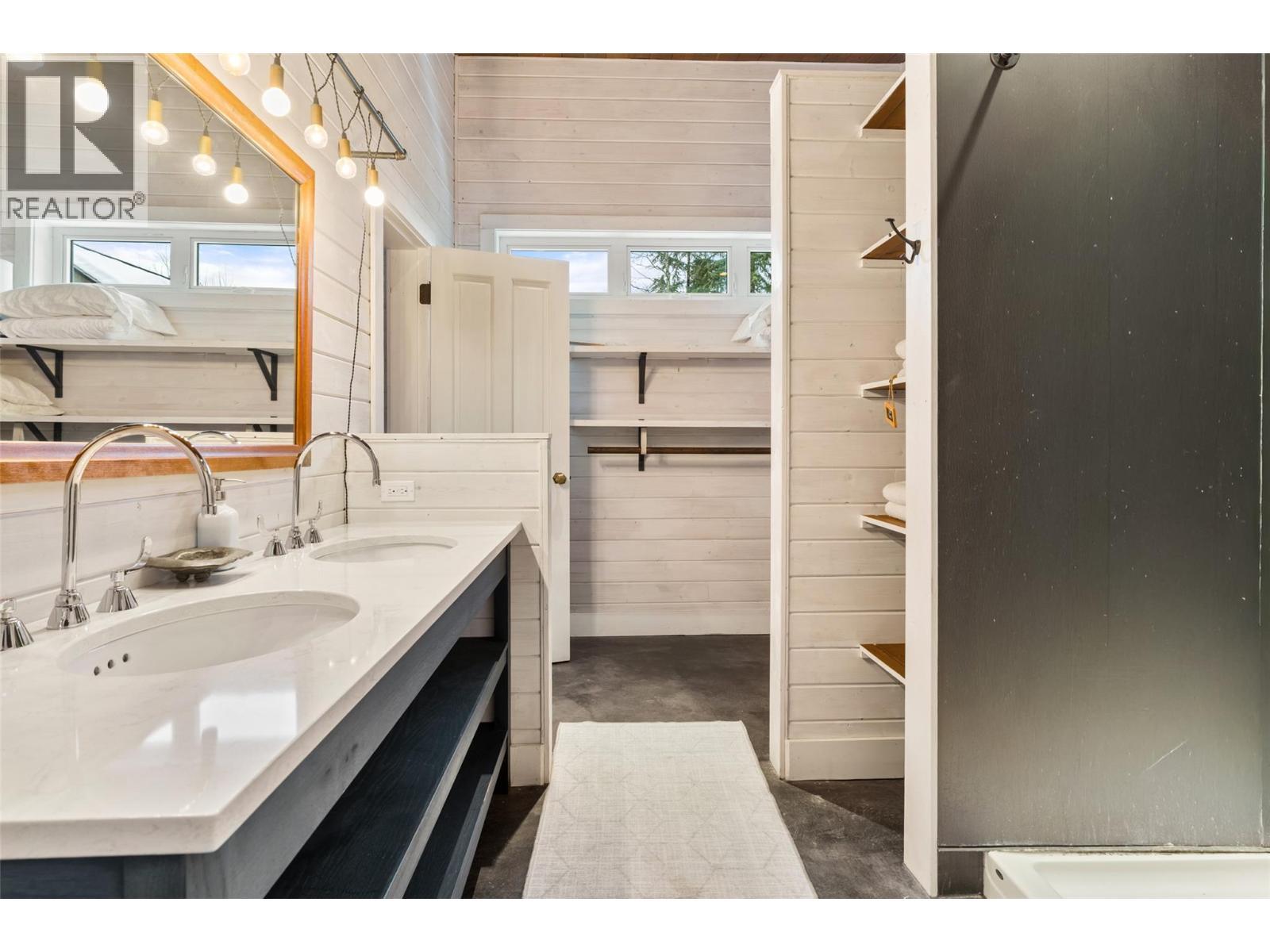 2083 Mountain Gate Road. Revelstoke, British Columbia