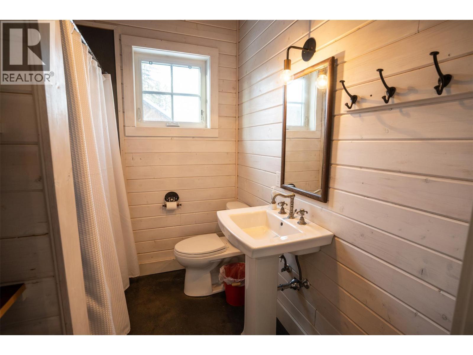 2083 Mountain Gate Road. Revelstoke, British Columbia