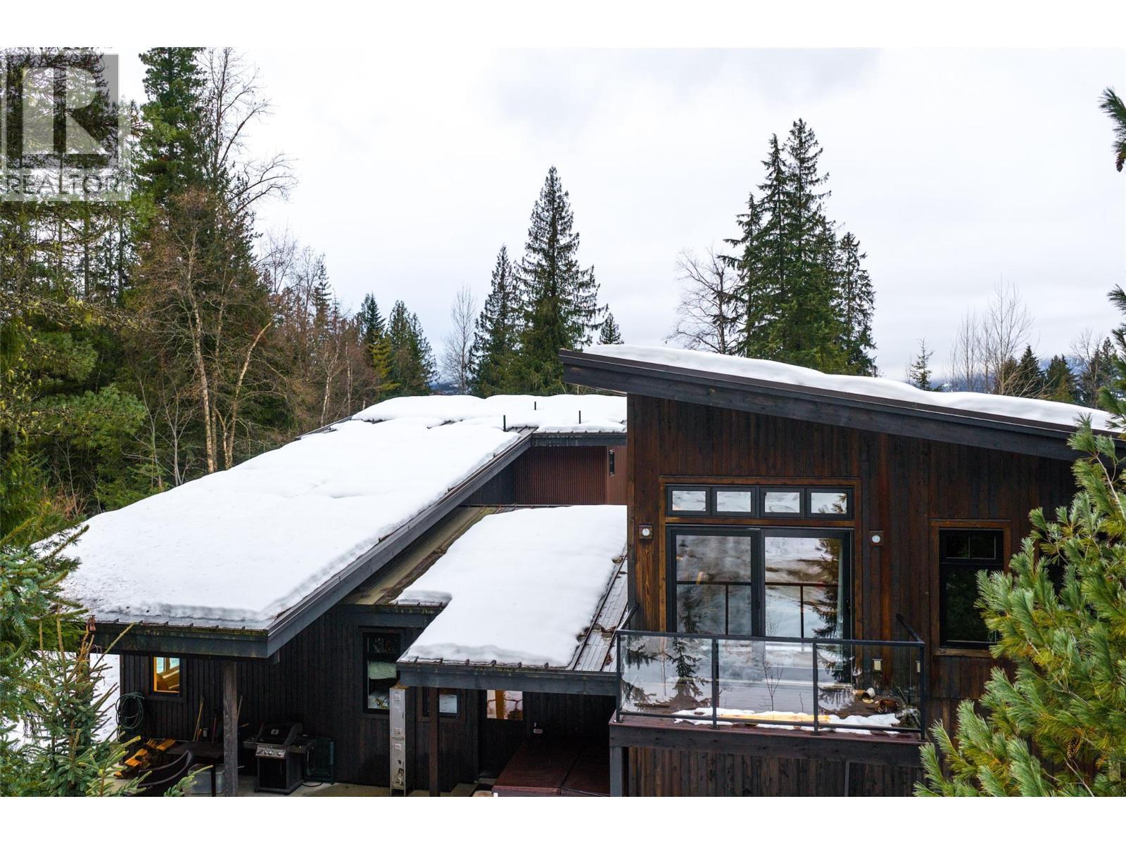 2083 Mountain Gate Road. Revelstoke, British Columbia