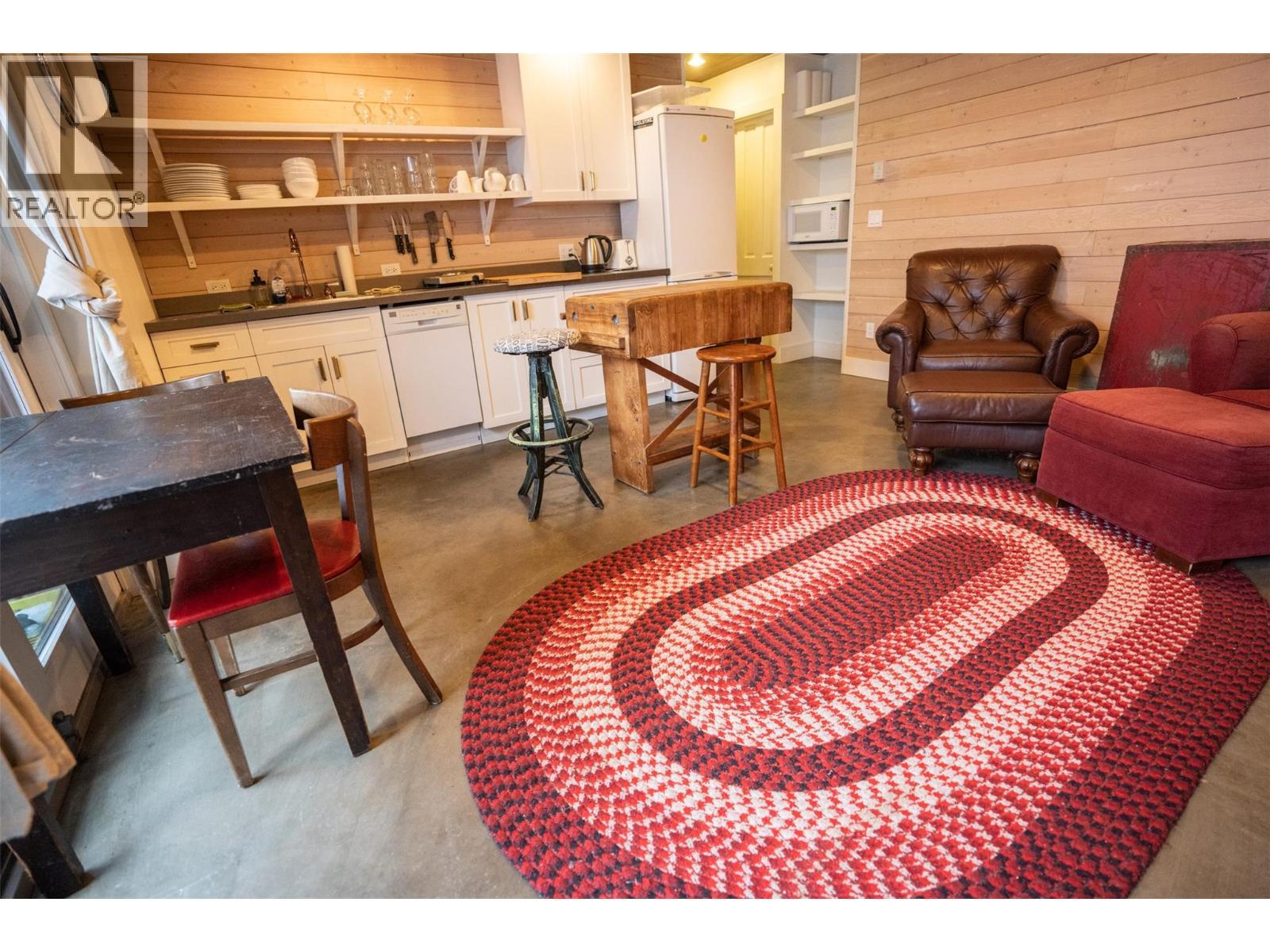 2083 Mountain Gate Road. Revelstoke, British Columbia