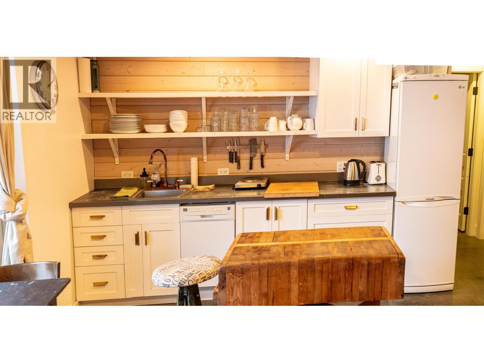 2083 Mountain Gate Road. Revelstoke, British Columbia