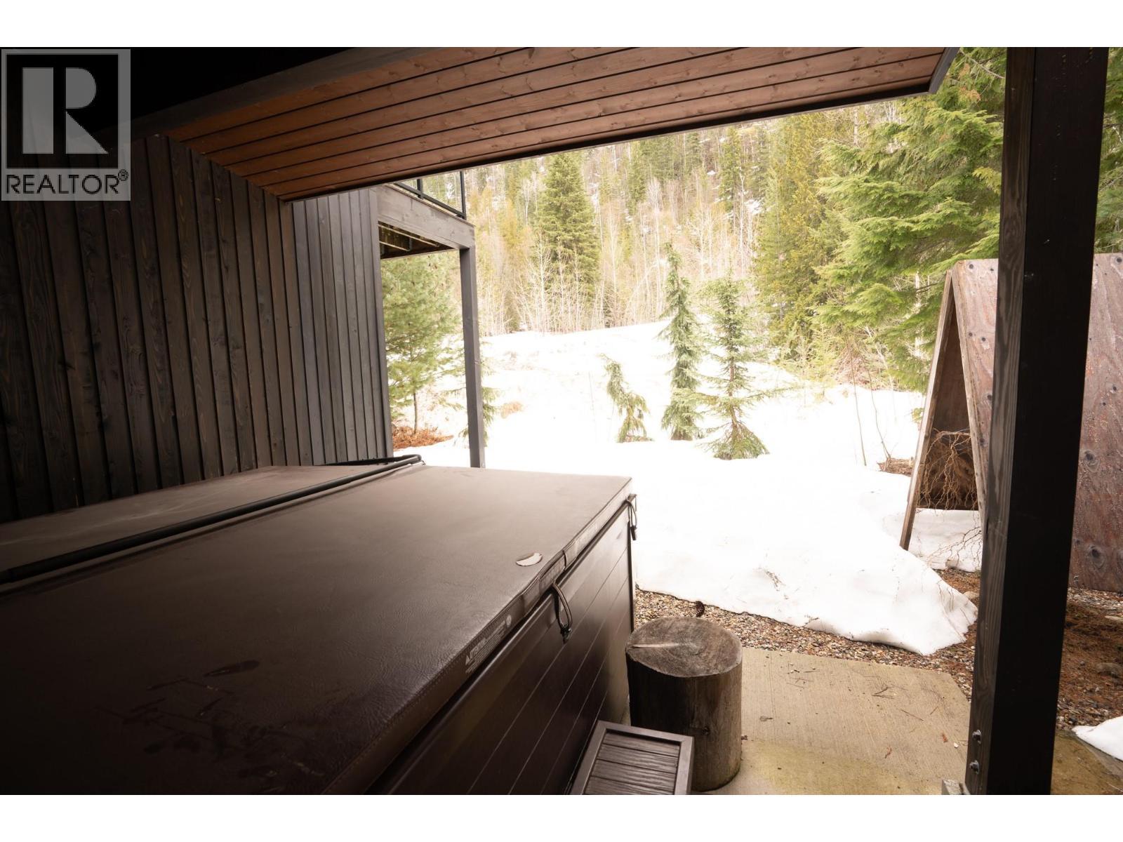 2083 Mountain Gate Road. Revelstoke, British Columbia