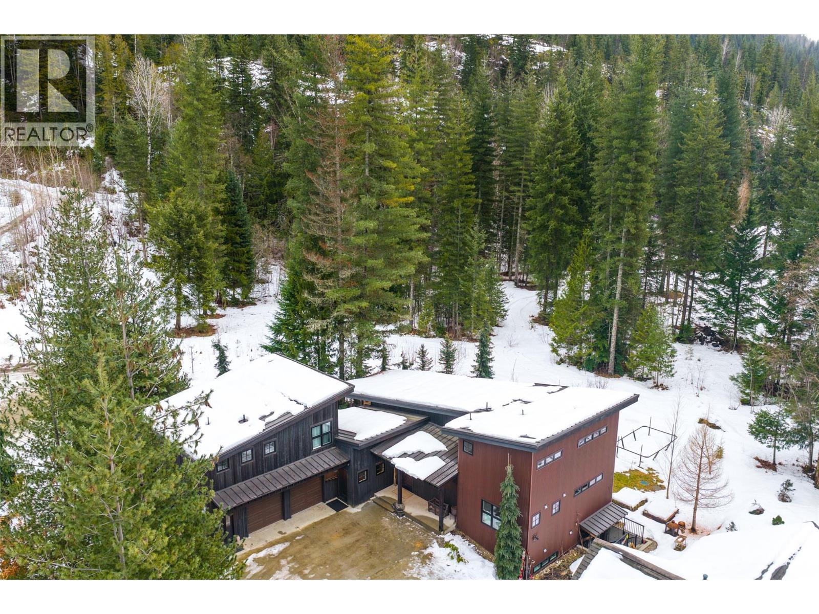 2083 Mountain Gate Road. Revelstoke, British Columbia