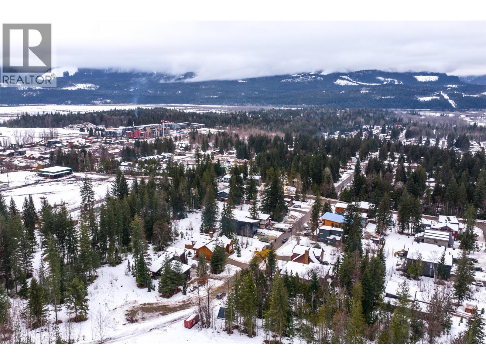 2083 Mountain Gate Road. Revelstoke, British Columbia