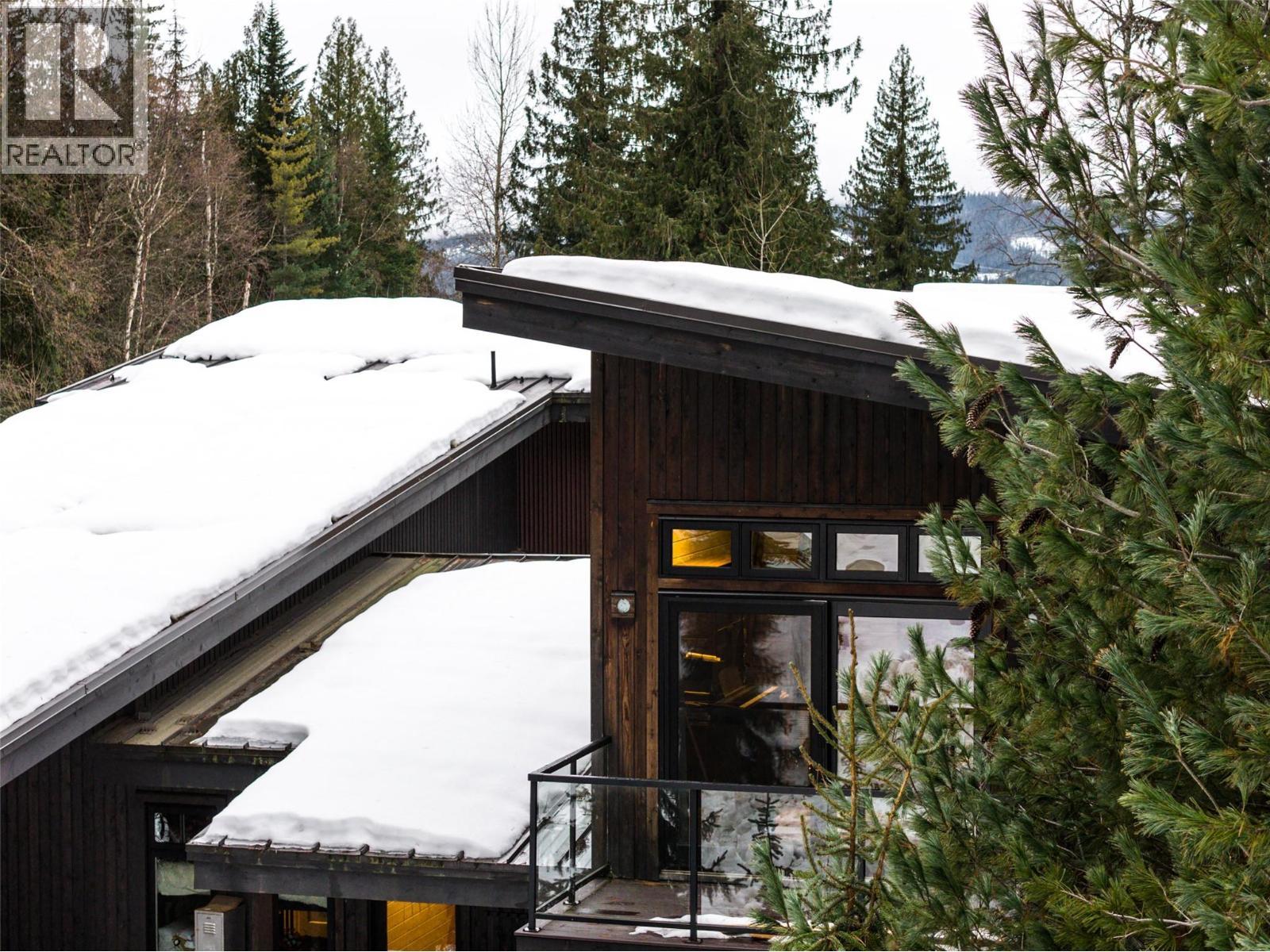 2083 Mountain Gate Road. Revelstoke, British Columbia