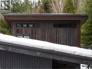 2083 Mountain Gate Road. Revelstoke, British Columbia