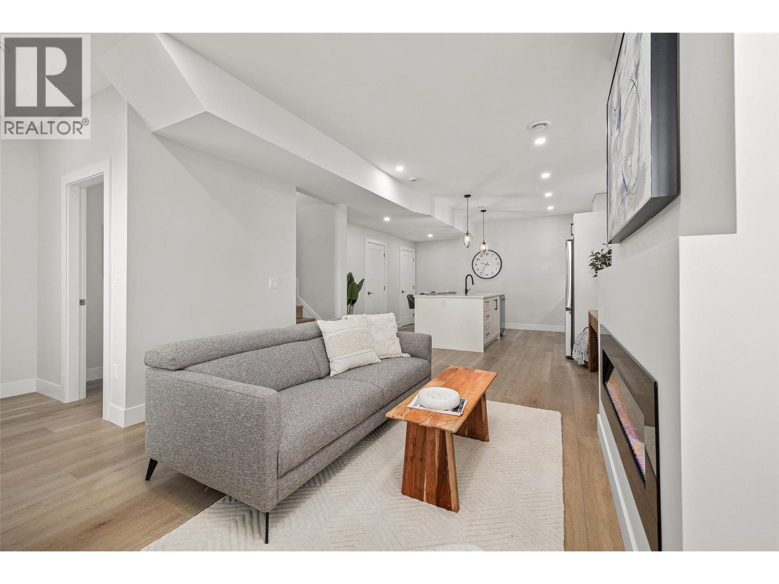 943 Fuller Avenue Unit# 2. Kelowna, British Columbia