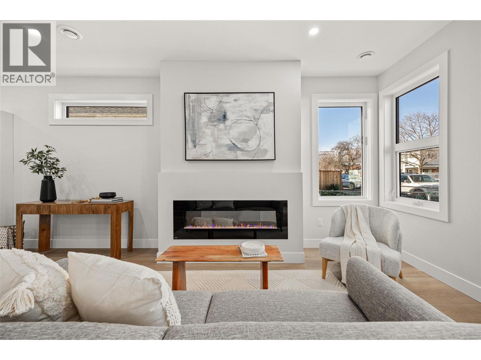 943 Fuller Avenue Unit# 2. Kelowna, British Columbia