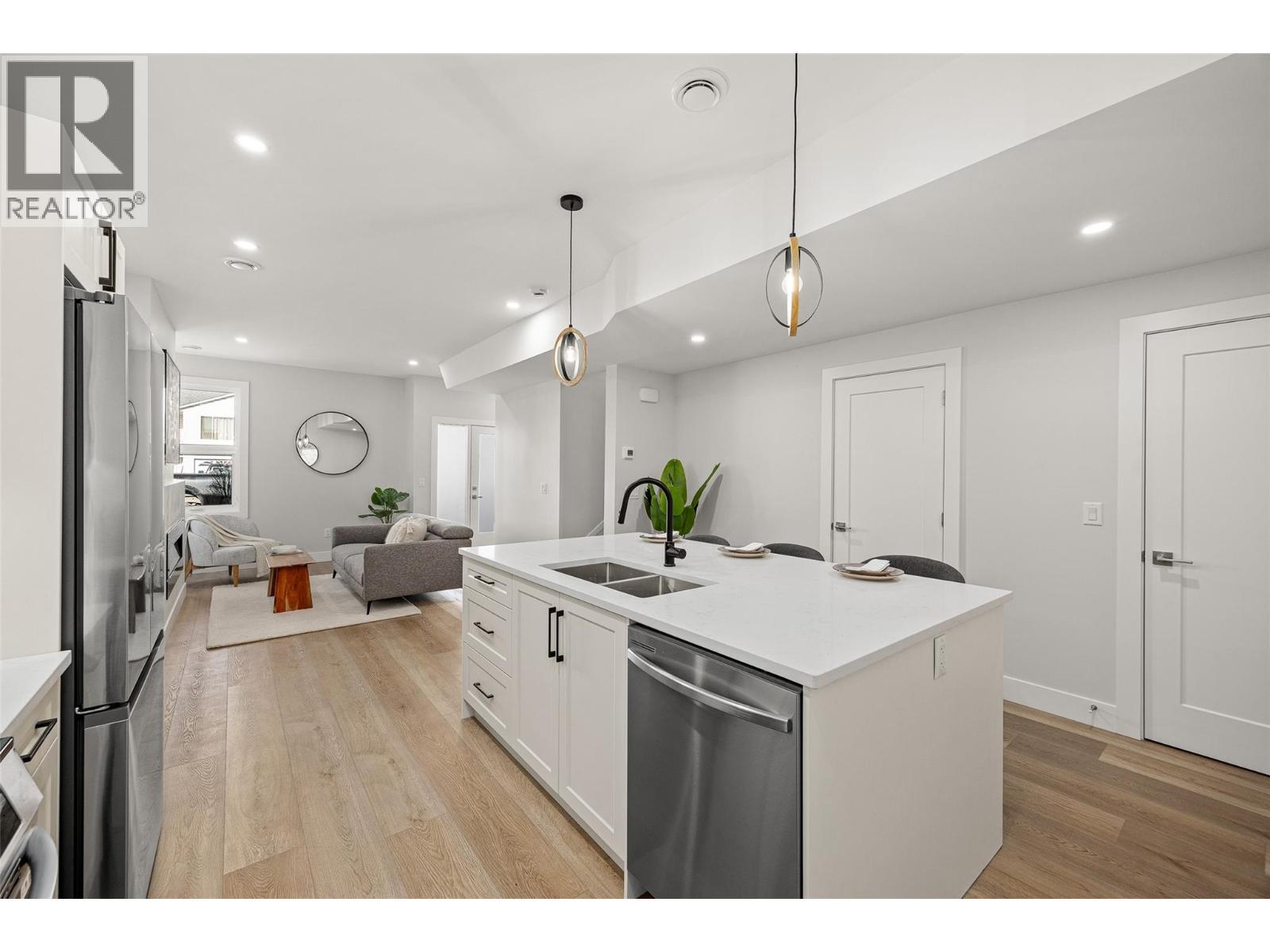 943 Fuller Avenue Unit# 2. Kelowna, British Columbia