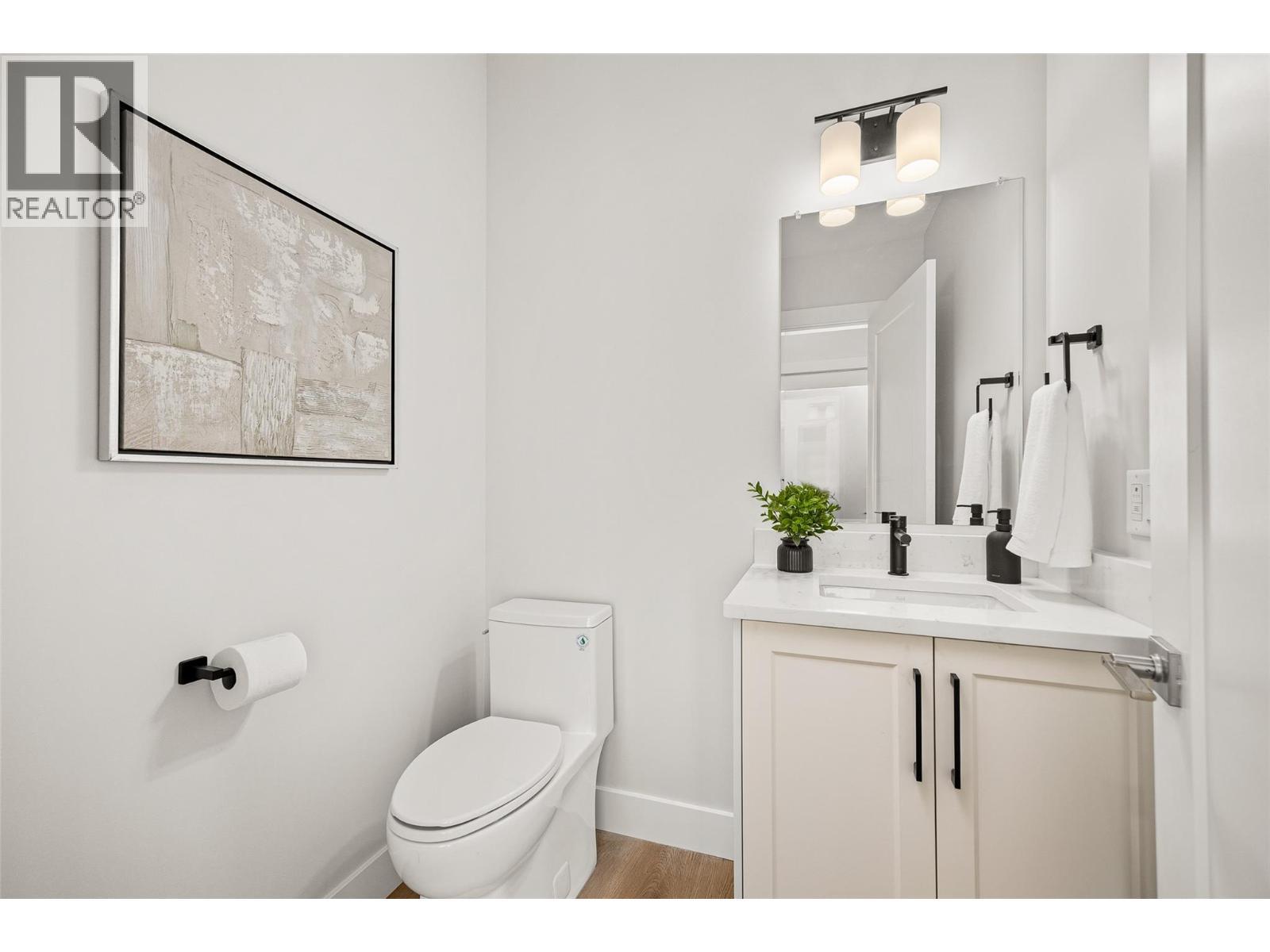 943 Fuller Avenue Unit# 2. Kelowna, British Columbia