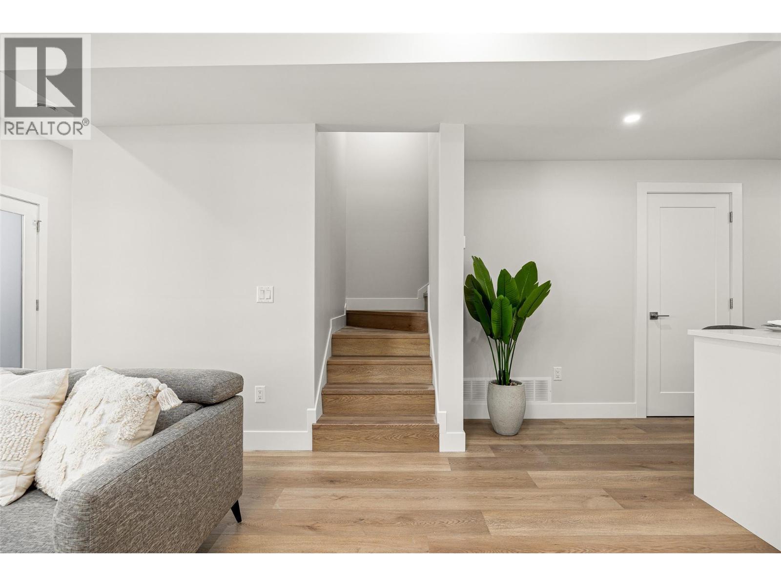 943 Fuller Avenue Unit# 2. Kelowna, British Columbia