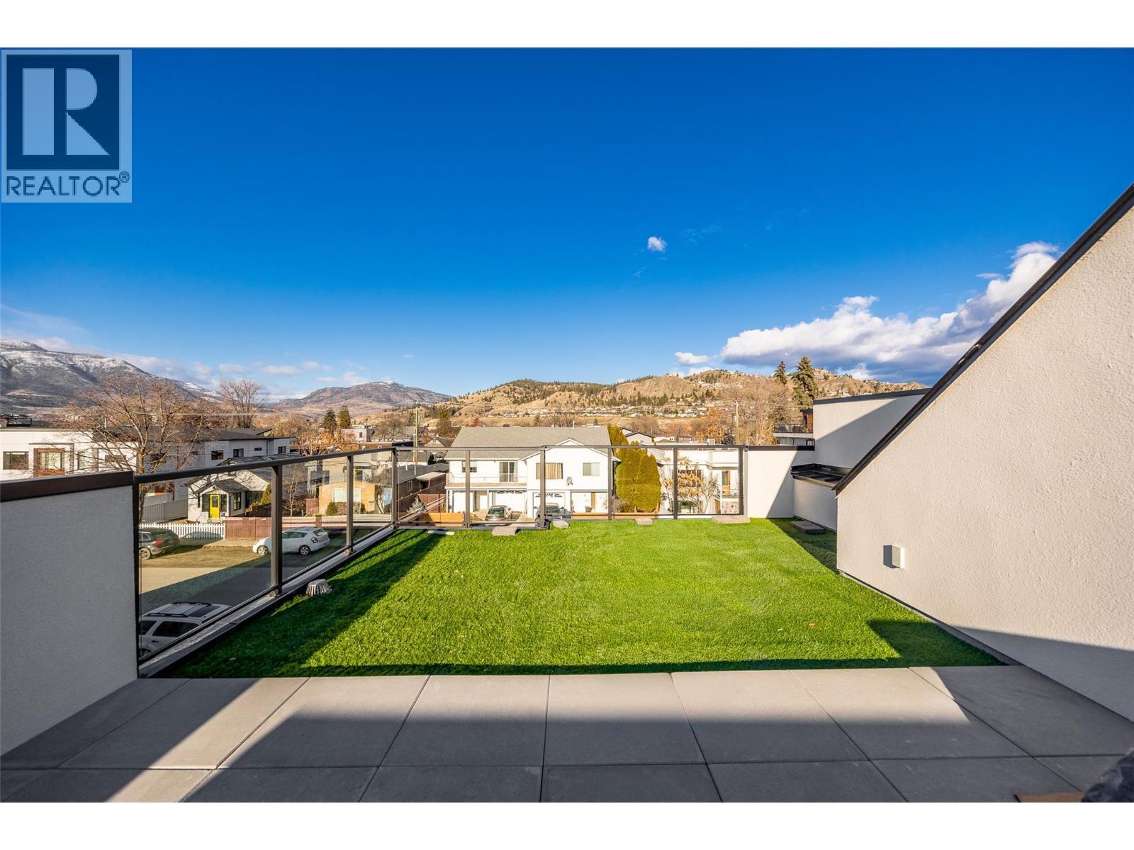 943 Fuller Avenue Unit# 2. Kelowna, British Columbia