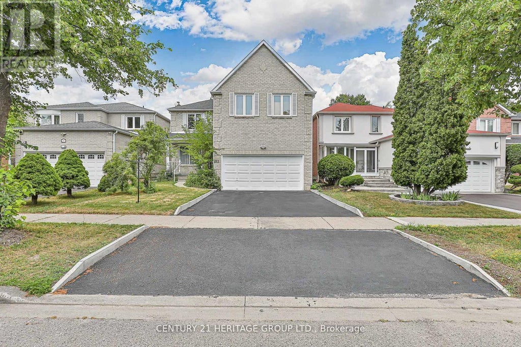 261 Badessa Circle, Vaughan (brownridge)
