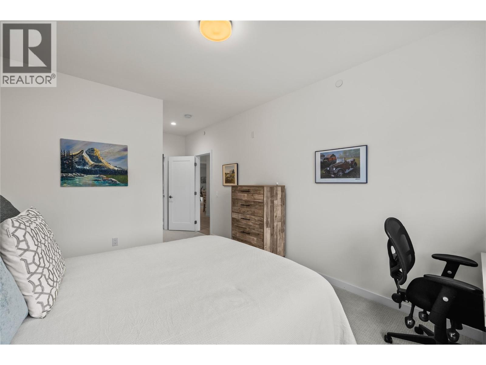 1979 Country Club Drive Unit# 20. Kelowna, British Columbia