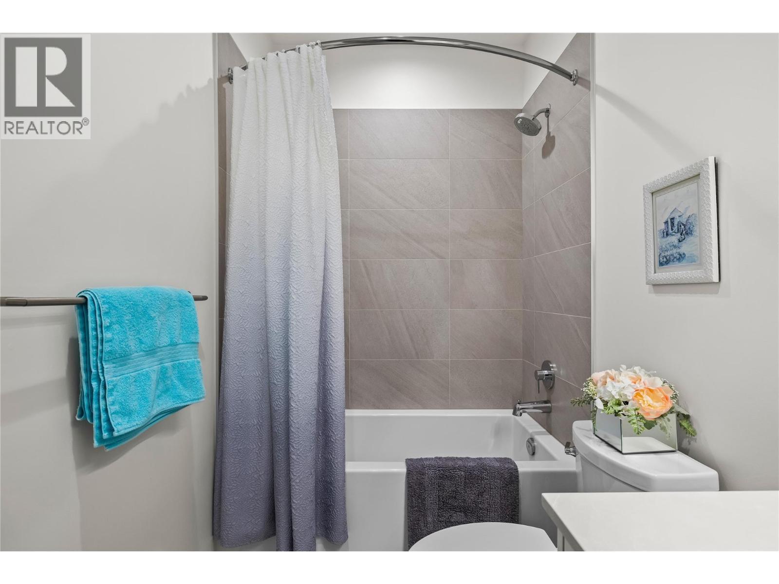 1979 Country Club Drive Unit# 20. Kelowna, British Columbia