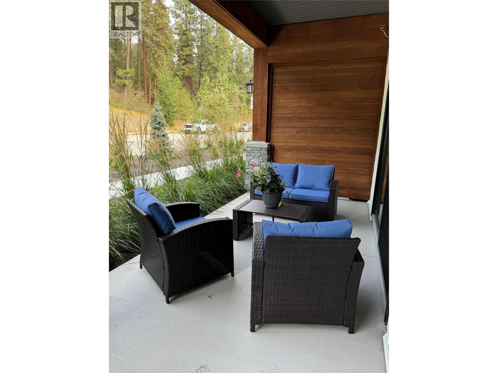 1979 Country Club Drive Unit# 20. Kelowna, British Columbia