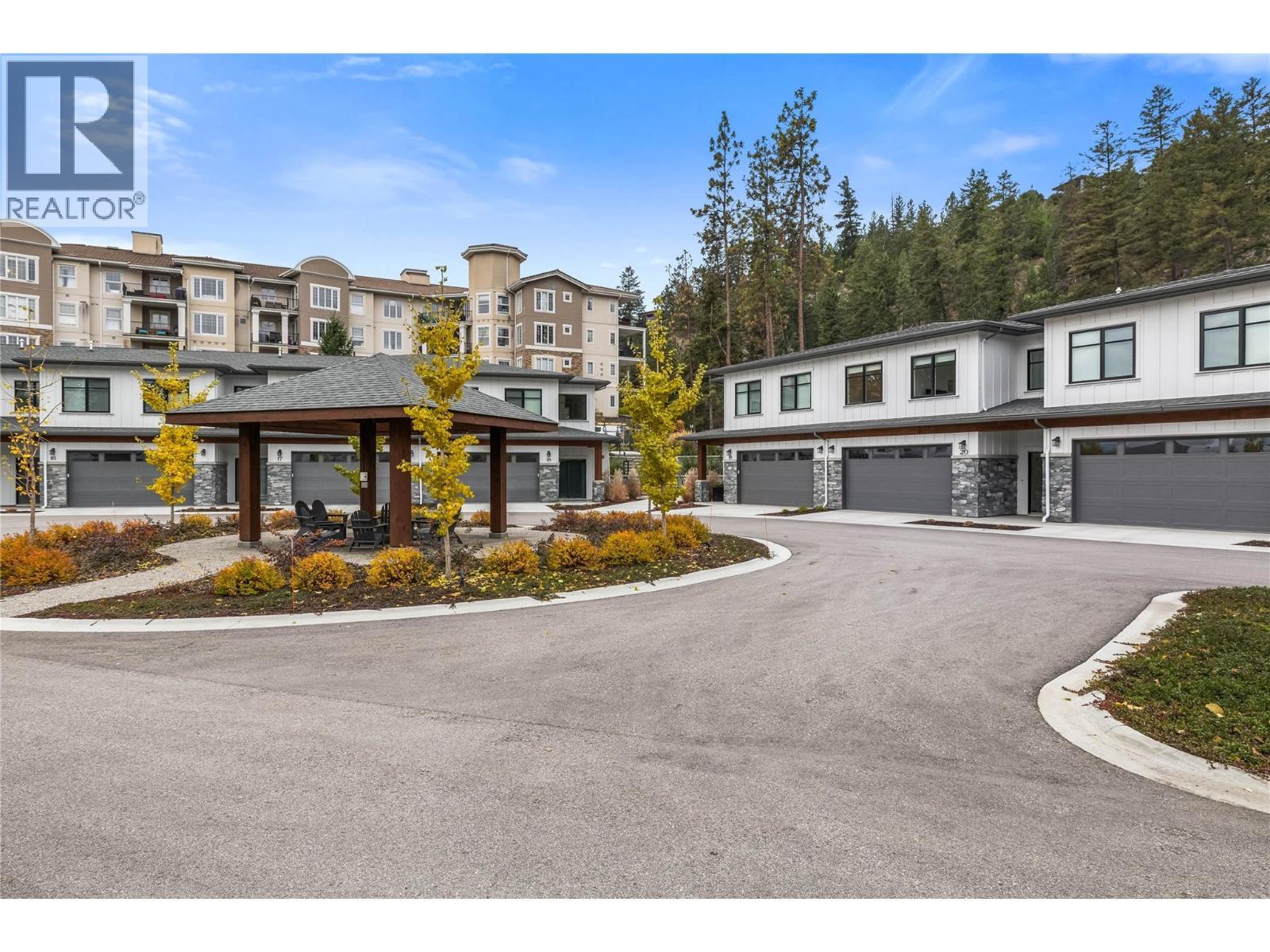 1979 Country Club Drive Unit# 20. Kelowna, British Columbia