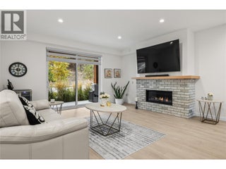 1979 Country Club Drive Unit# 20. Kelowna, British Columbia