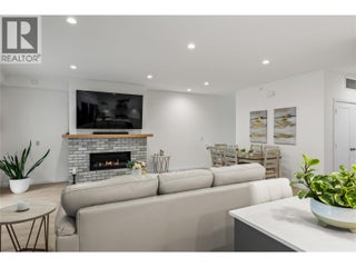 1979 Country Club Drive Unit# 20. Kelowna, British Columbia