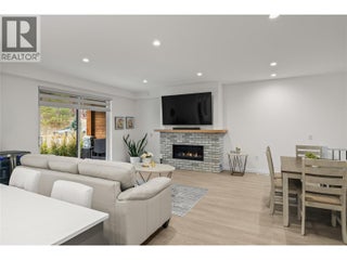 1979 Country Club Drive Unit# 20. Kelowna, British Columbia