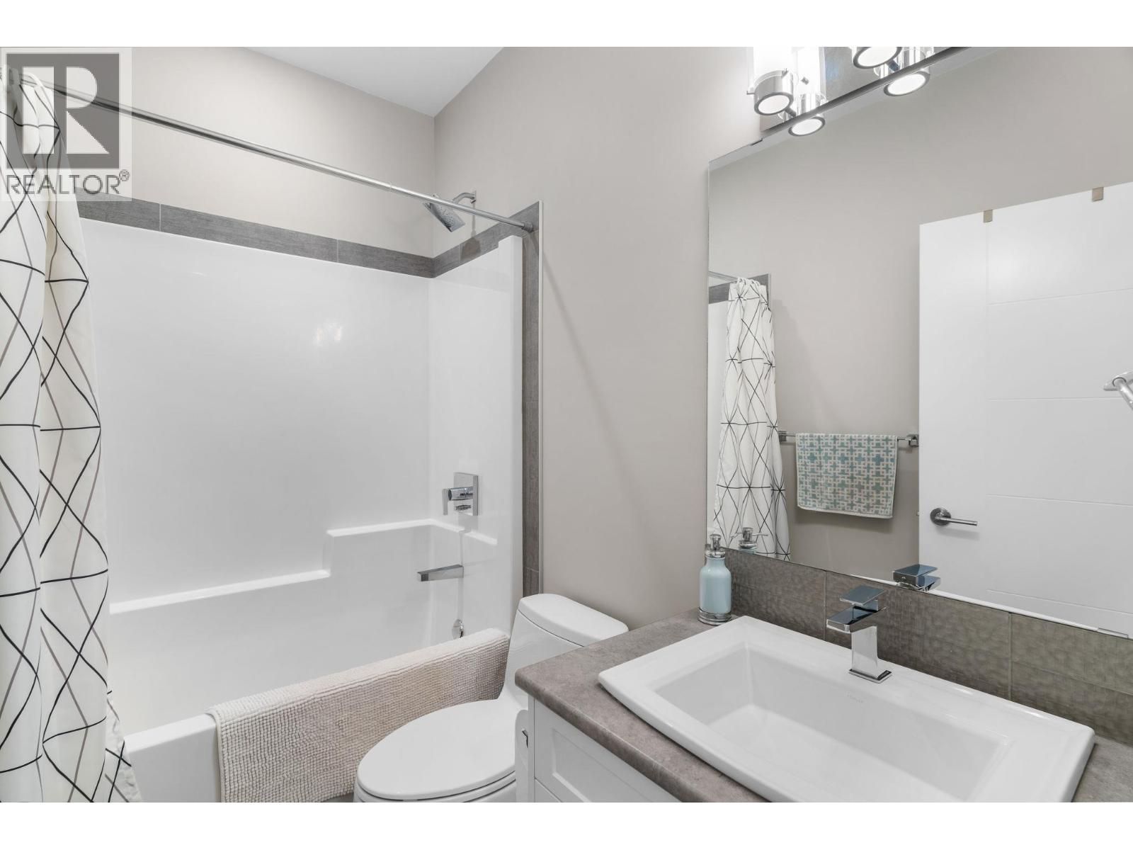 1102 Cameron Avenue Unit# 136. Kelowna, British Columbia