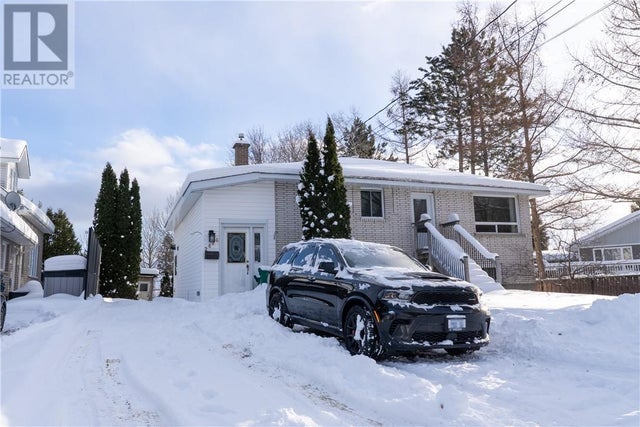 2434 Blyth Road, Sudbury