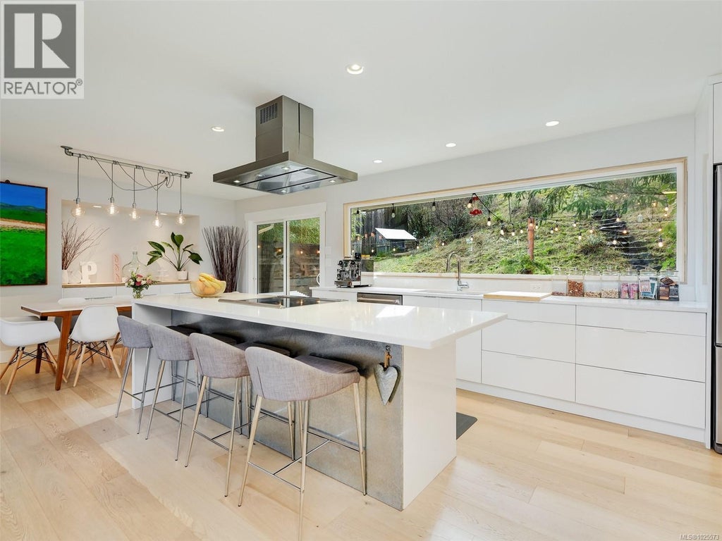 775 Drummond Way, Colwood