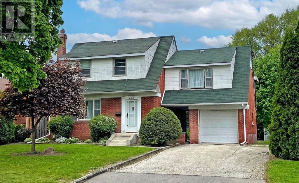 246 Waterloo Avenue, Toronto (bathurst Manor)