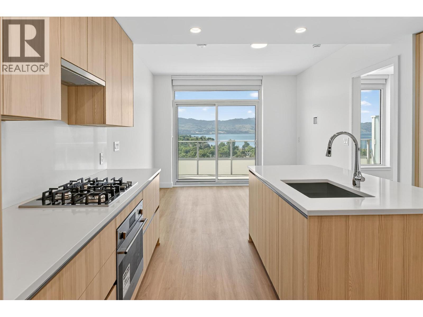 238 Leon Avenue Unit# 1505. Kelowna, British Columbia