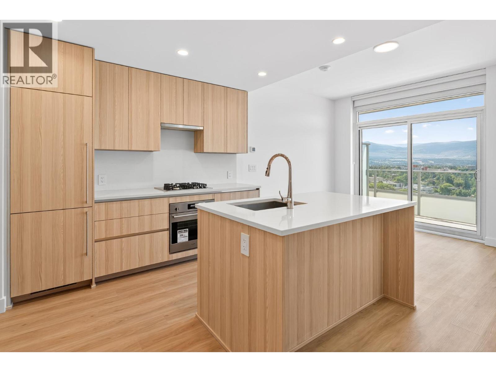 238 Leon Avenue Unit# 1505. Kelowna, British Columbia